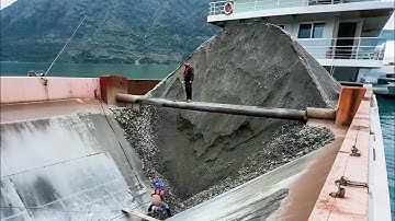 Barge unloading 3200 tons of ore - Part 2 digging cave continuously collapsing - Vlog of work barge