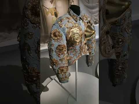 Video: Muotisuunnittelija Elsa Schiaparelli. Elämäkerta, Elsa Schiaparellin ura