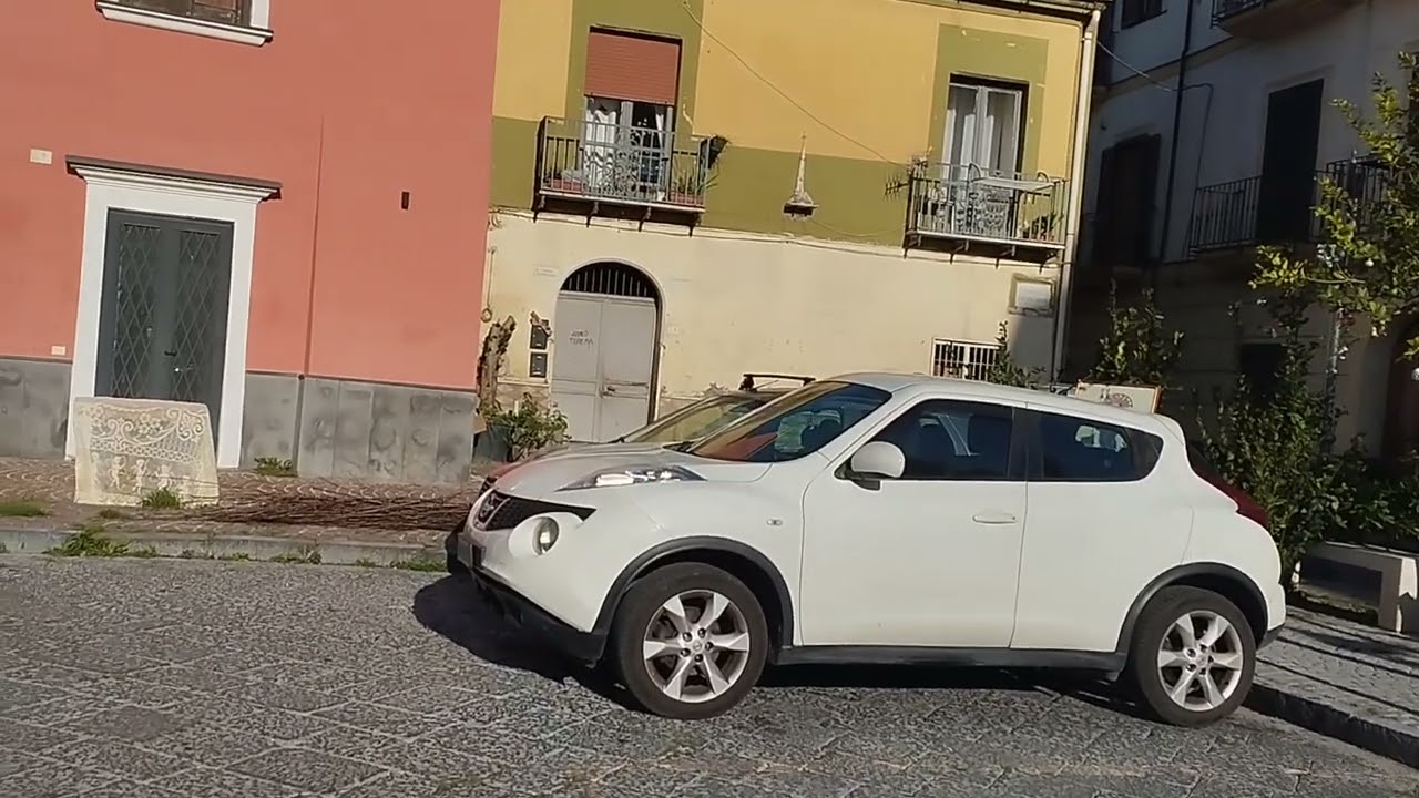 Piazza Sant' Antuono Abate dove dall ' inizio del secolo e' la famiglia Napolitano ,oggi sono i resi