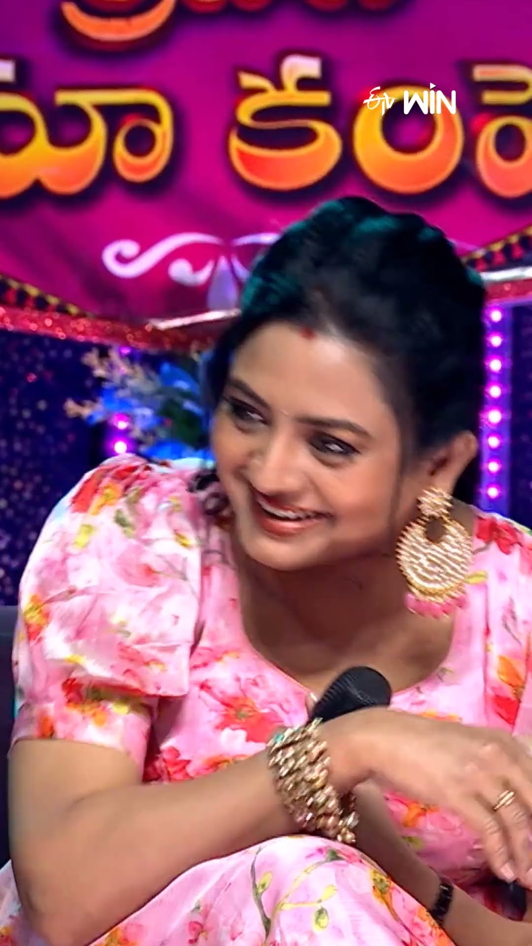 #shorts - గ్లాస్ ని కొట్టబోయాడు కాని గురి తప్పింది..! #sridevidramacompany #nookaraju