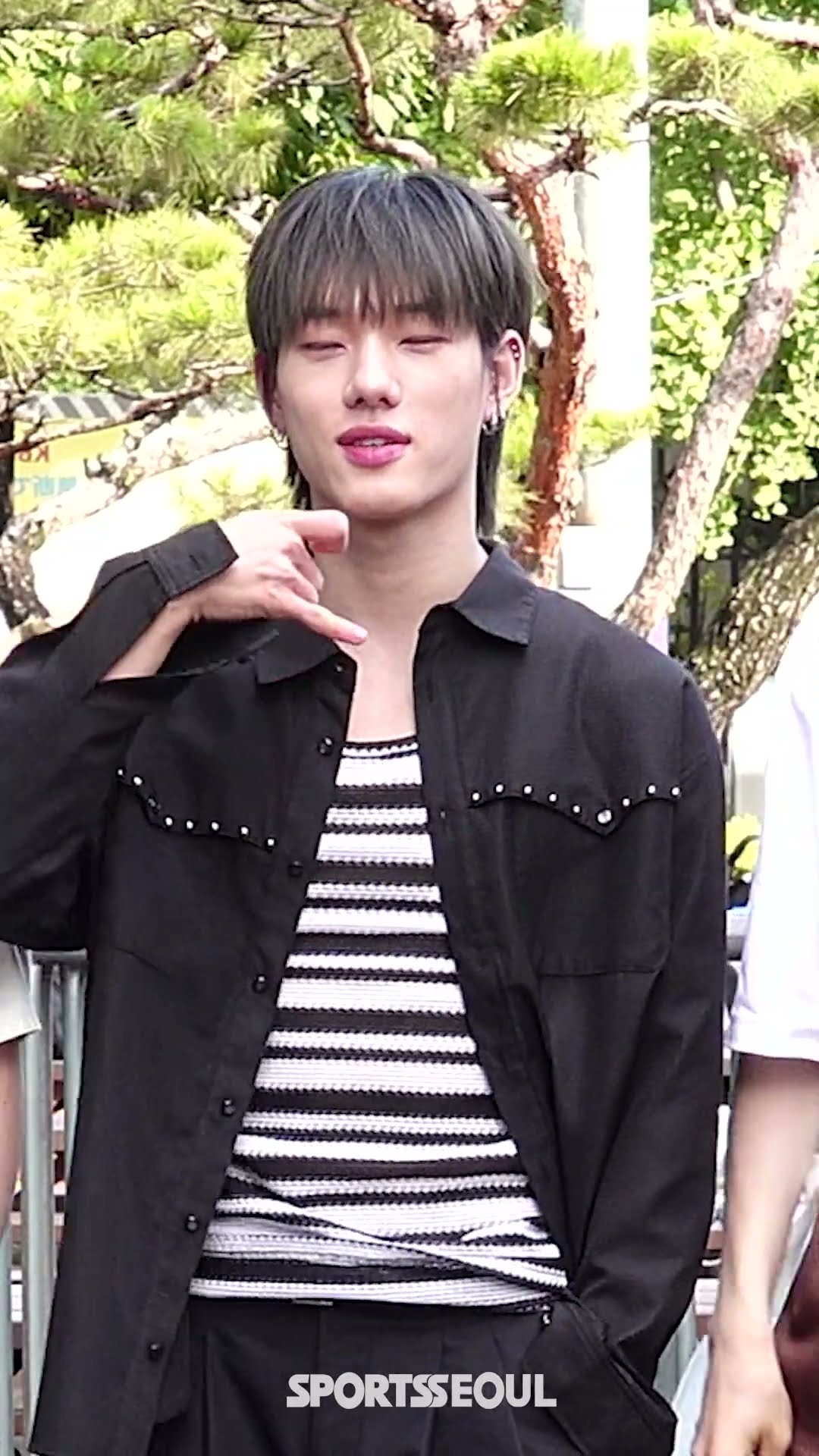 올아워즈 제이든, 주머니에 손 넣고 귀엽게 하트
