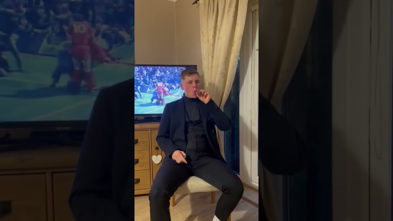 Smoking a Cigar for the First time on my 18th Bday….🤣