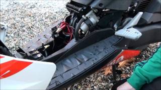 Aprilia SR50 ECU removal