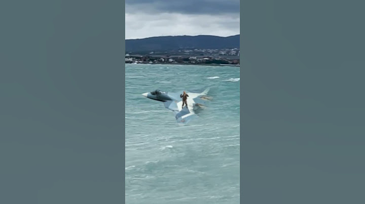 ПИЛОТ ПЛАВАЕТ НА СУ57 #shortvideo #shor #memes #video