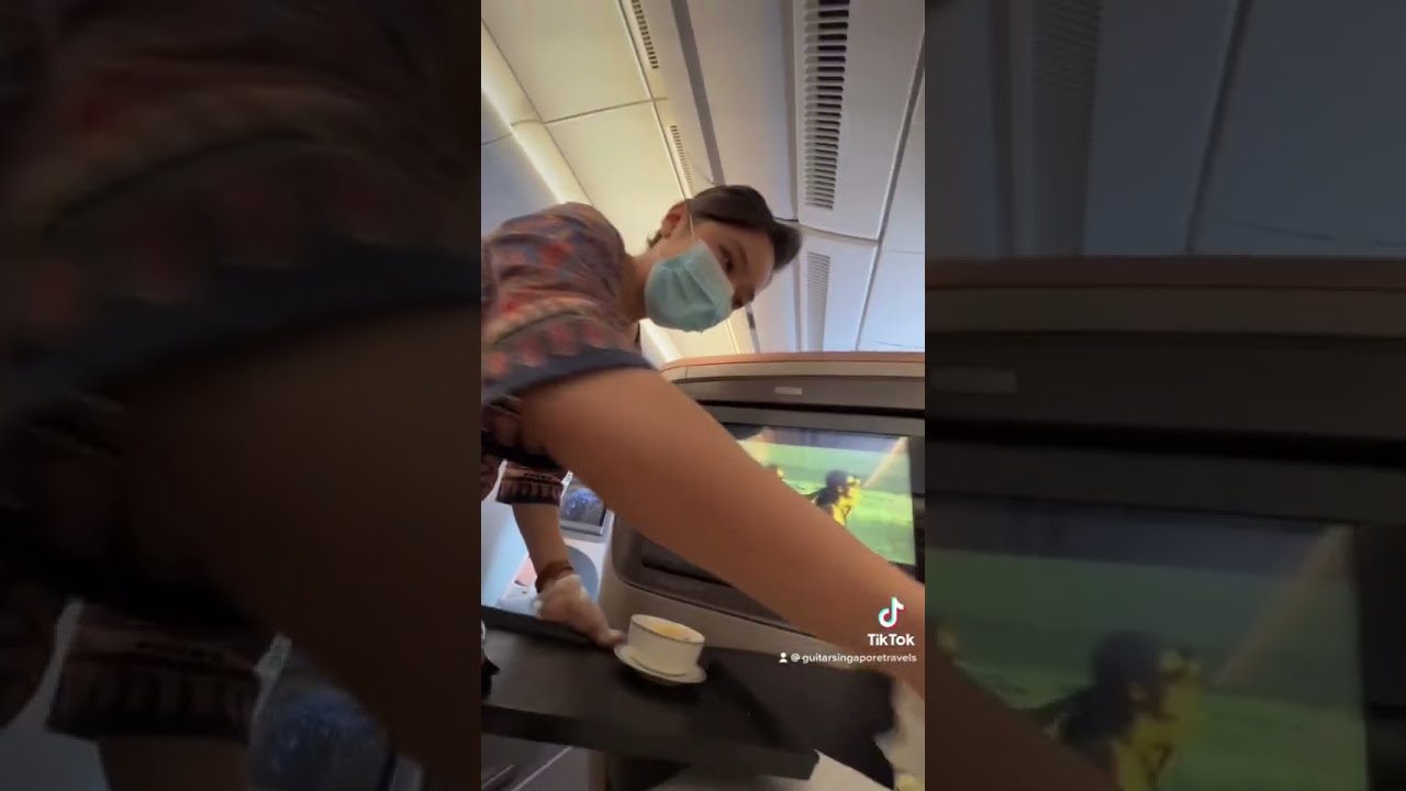 Chocolate cake and Ice Cream Singapore Airlines Business Class