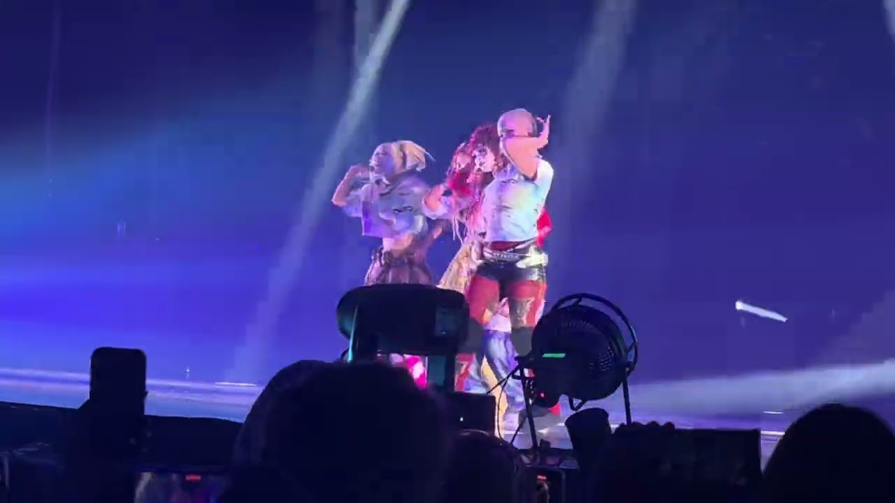 Howling - XG in Berlin 22/11/2024 - The First Howl Tour Fancam