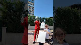 Uzaylıdan Zeynep’e Okul ve Doğum Günü HEDİYESİ! 🤣😱🌈✅💻❤️💚💜