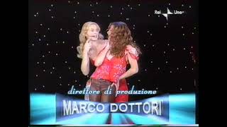 Pippo Baudo Apre La Serata Con Lo Stacchetto Di Claudia Gerini E Serena Autieri A Sanremo 2003