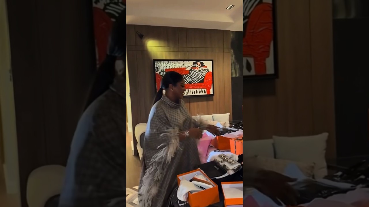 Момент, когда жена #кубинскоговождясвященника распаковала все подарки, которые получил ее муж #во...