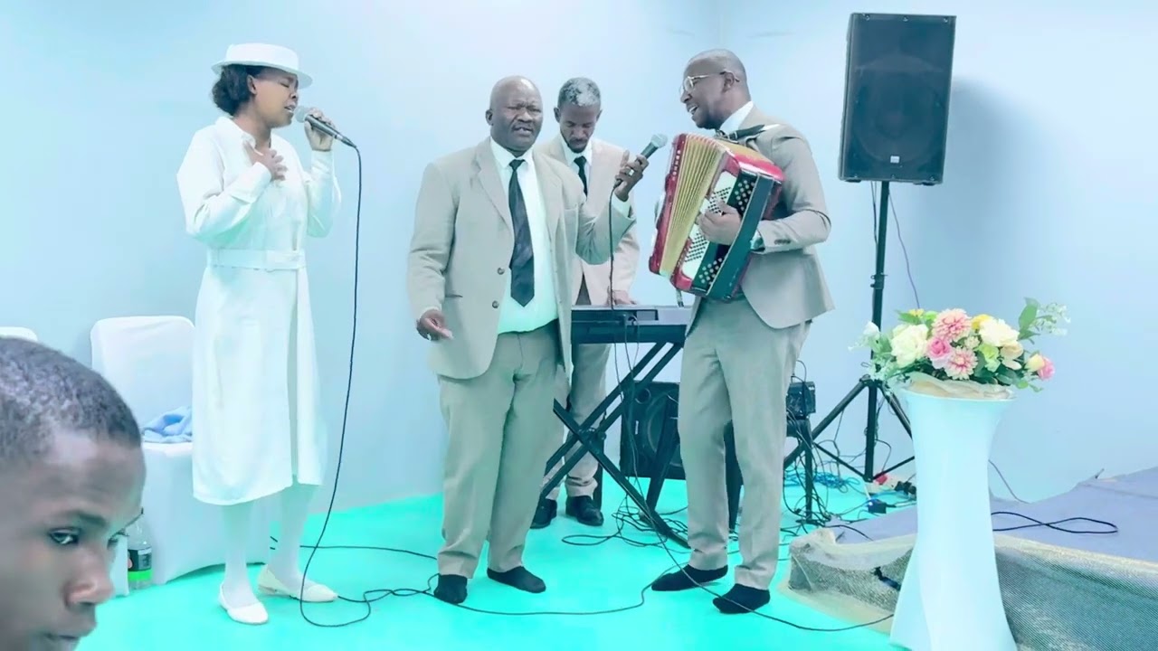 Pastor Ivan Skrywer & Oudl.Boois ft Past Mahalie