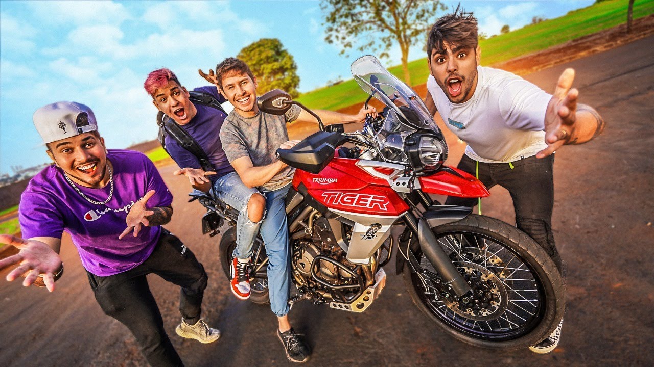 DEIXEI MEUS AMIGOS ANDAREM NA MINHA NOVA MOTO