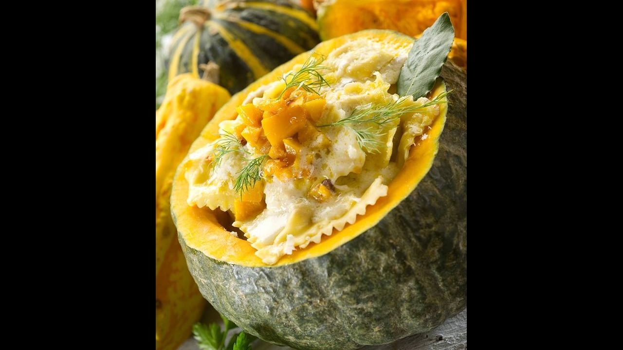 Il Mondo in Cucina: Tortelli di zucca alla Mantovana - YouTube