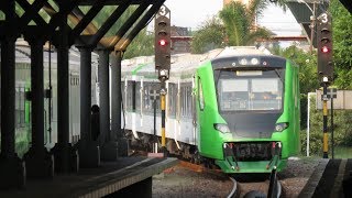 kereta hijau Solo Express dengan rangkaian KRD ME204 l DMU electric INKA
