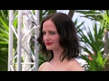 Baiser entre emmanuelle seigner et eva green  festival de cannes 2017