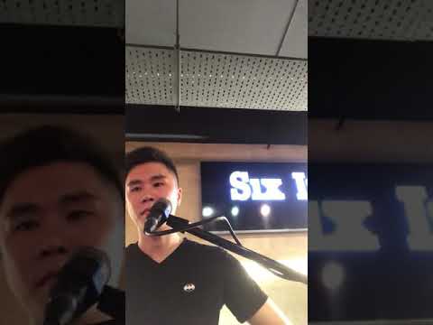 有心人 - 张国荣 （six inch cafe ）驻唱