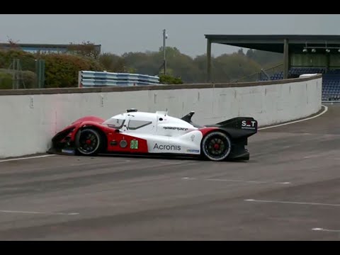 La prima diretta della Roborace: un pessimo inizio con una vettura a muro!