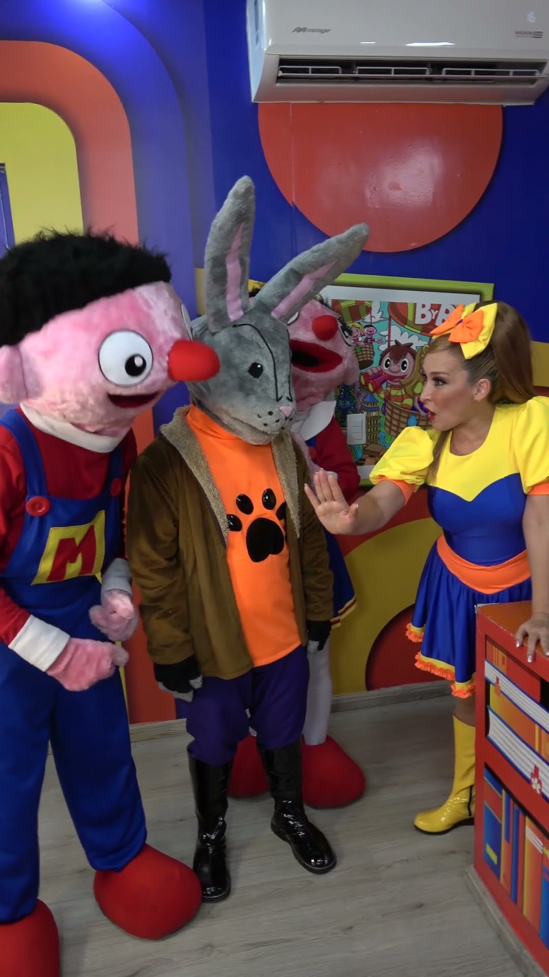 Evita los cambios bruscos de temperatura - Bely y Beto #belyybeto #videosparaniños #youtubekids