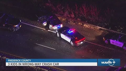 Wrong-way driver in crash had 3 children in his car: cops