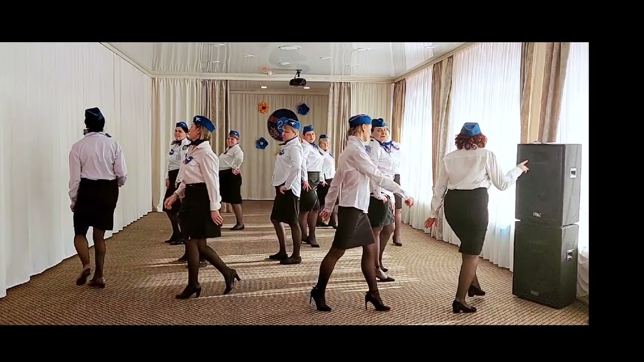 военный танец в детском саду. новогодняя вечеринка в стиле милитари. танец под 23 февраля. танец на 23 февраля. танец с флажками в детском саду.