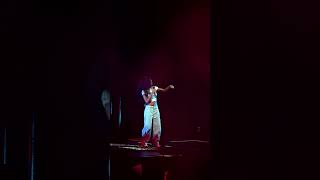 Pluto Shuts Down La With whim Whamiee Performance