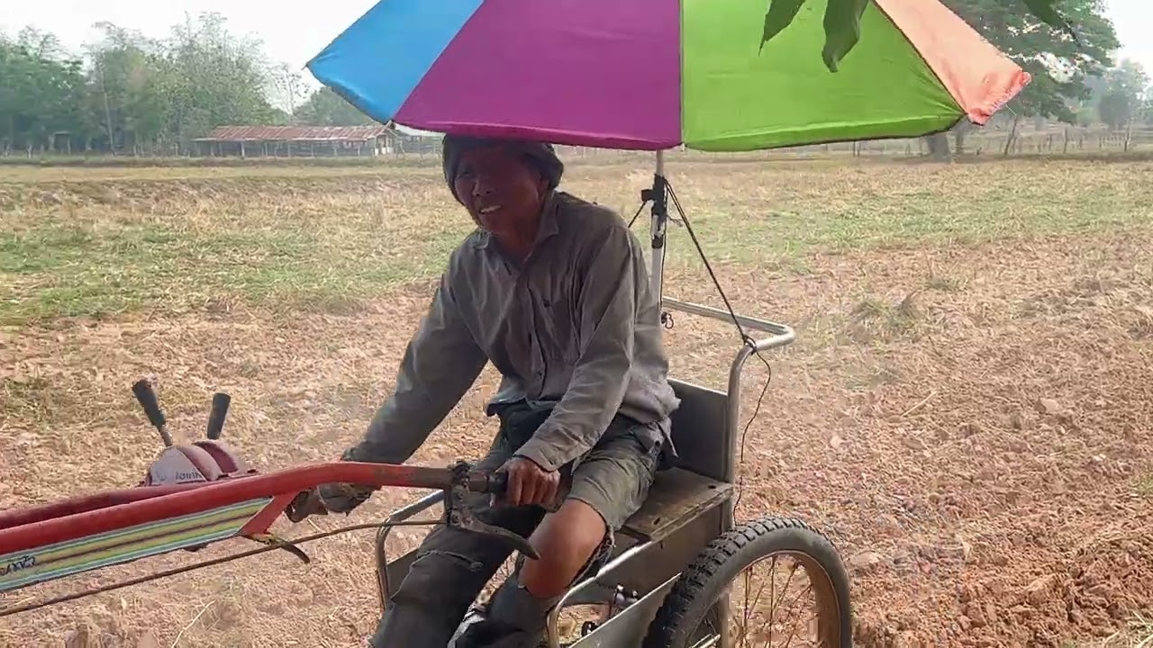 รถไถนาเดินตาม  2025   พัฒนารถเข็นคนไข้เป็นรถไถนานั่งตาม