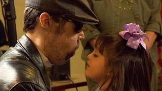 Man Receives U.S.'s First Full Face Transplant, Reunited With Daughter (2011)
