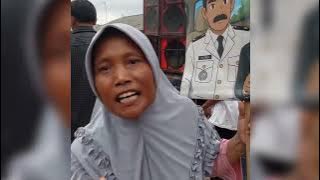 MARAH BESAR Ribuan Warga Desa Sukaslamet di Indramayu kepada Kuwu-nya.