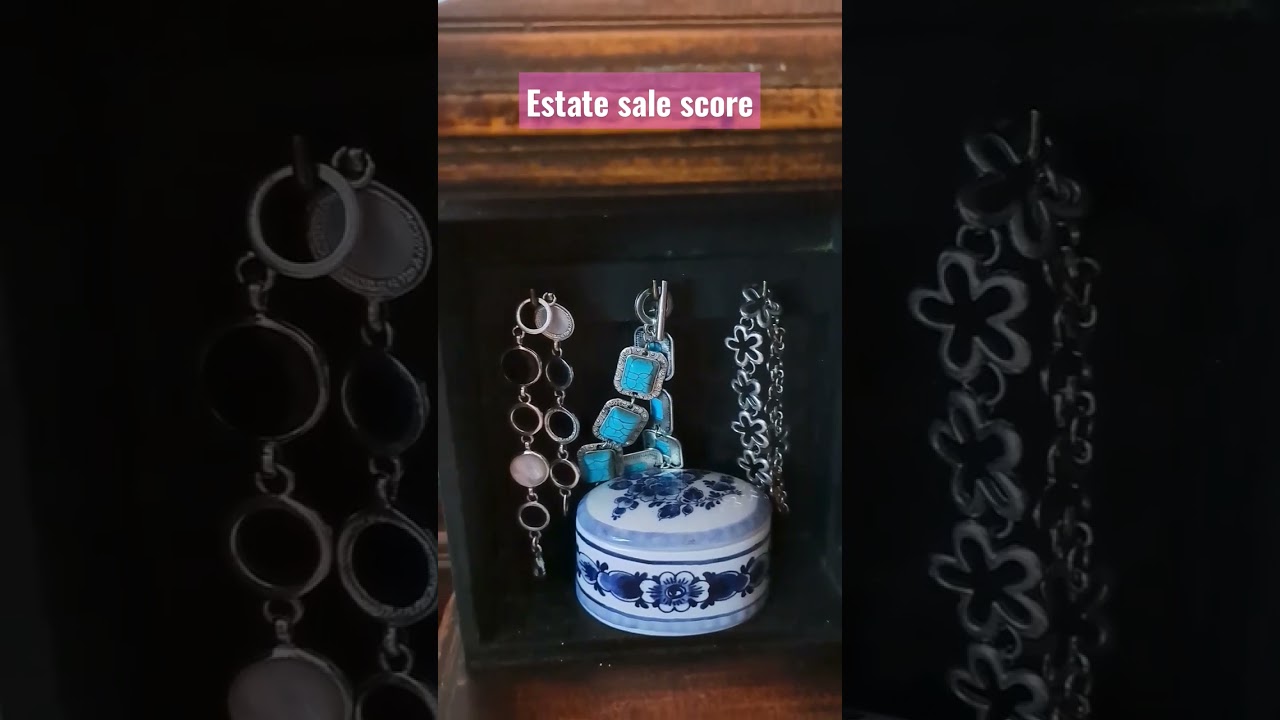 SECRET COMPARTMENT CLOCK!