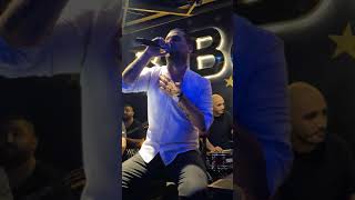 Ümi̇t Yaşar Canli Eli̇ni̇ Tutmasam Kral Abim..