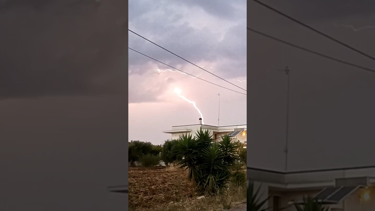 Beautiful Lightning Strike ⚡ South Italy 22/07/2024 Fulmine Incredibile Castellana Grotte BA Puglia