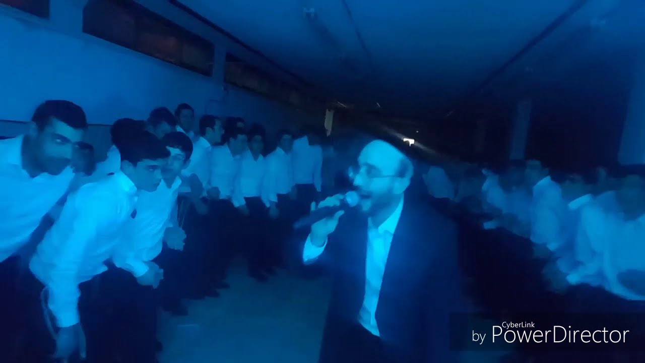 פיני אינהורן ואשר גבאי בקומזיץ לבחורי ישיבות