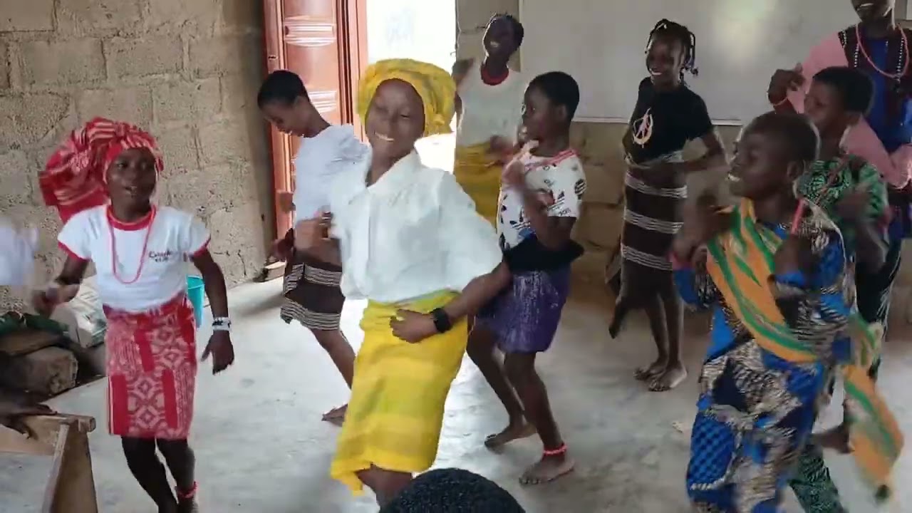 DANCE PRESENTATION REFLECTING YORUBA CULTURE BY GRANDLOVE ACADEMY STUDENTS ON CULTURAL DAY.