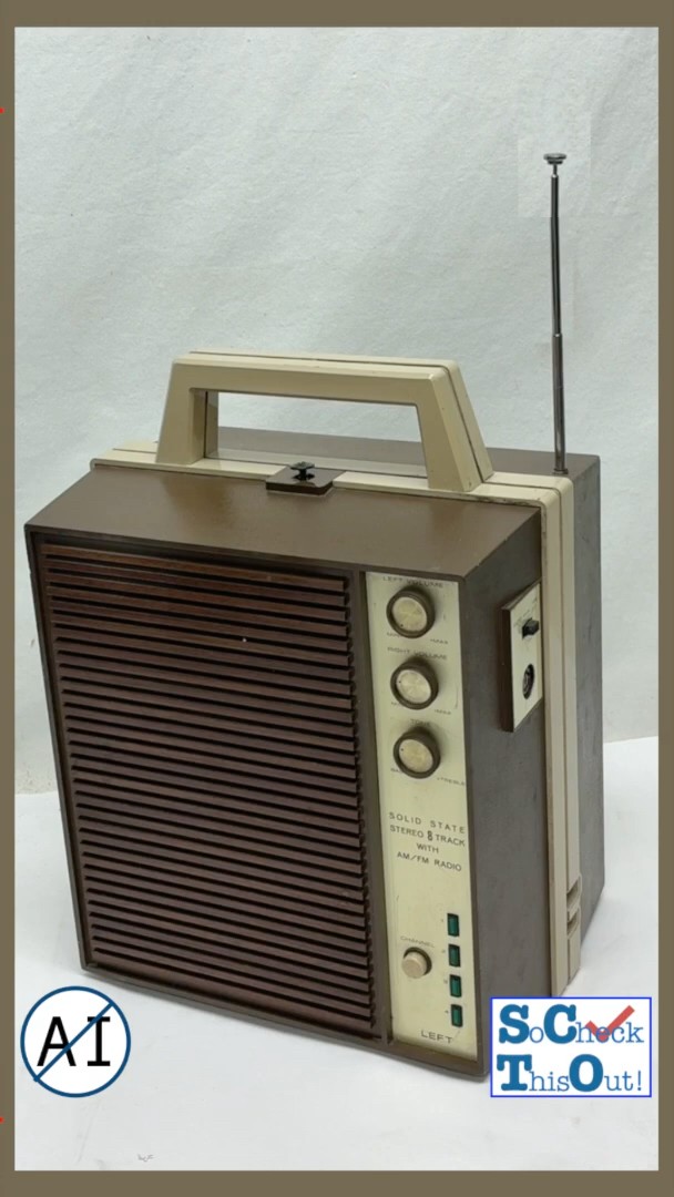 1970's TRANSFORMER! Sweet vintage portable 8 track player AM FM