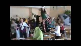 Harlem Shake In Scholl (Russian Edition)