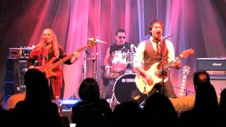 Video thumbnail of "THE SPOONS - "Old Emotions" (LIVING ARTS CENTRE) January 22/2010."