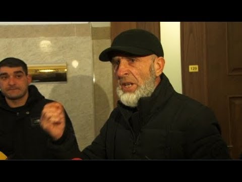 რატომ მოკალით?!- მალხაზ მაჩალიკაშვილი პარლამენტში წერილებით მივიდა