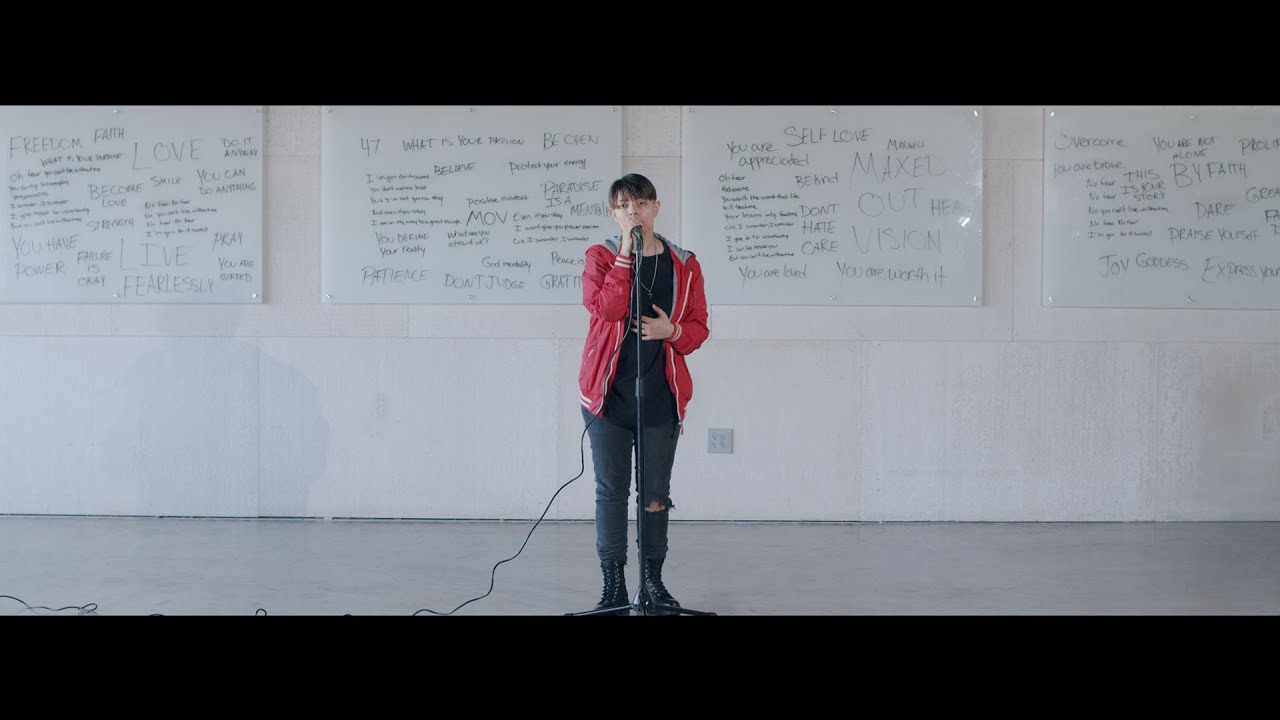 Guarda Tally Schwenk - Do It Scared (Official Music Video) su YouTube Guarda Tally Schwenk - Do It Scared (Official Music Video) su YouTube