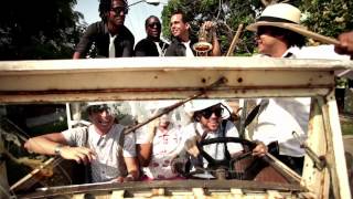 Qva Libre - Ando Caliente - Official Video