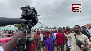 ‘Free Miracles’ - NPP sympathisers chant at EOCO for the release of Dennis Aboagye |3News