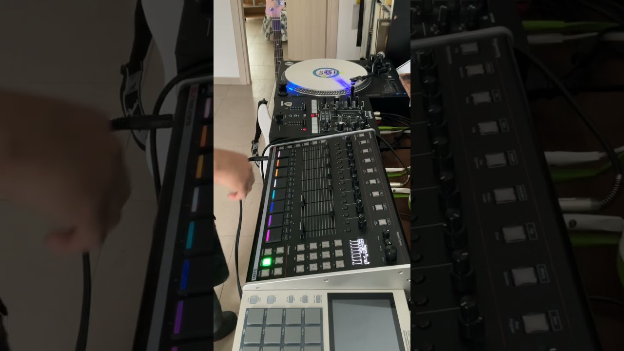 Isla Instruments S2400 | Greek Trip Hop 