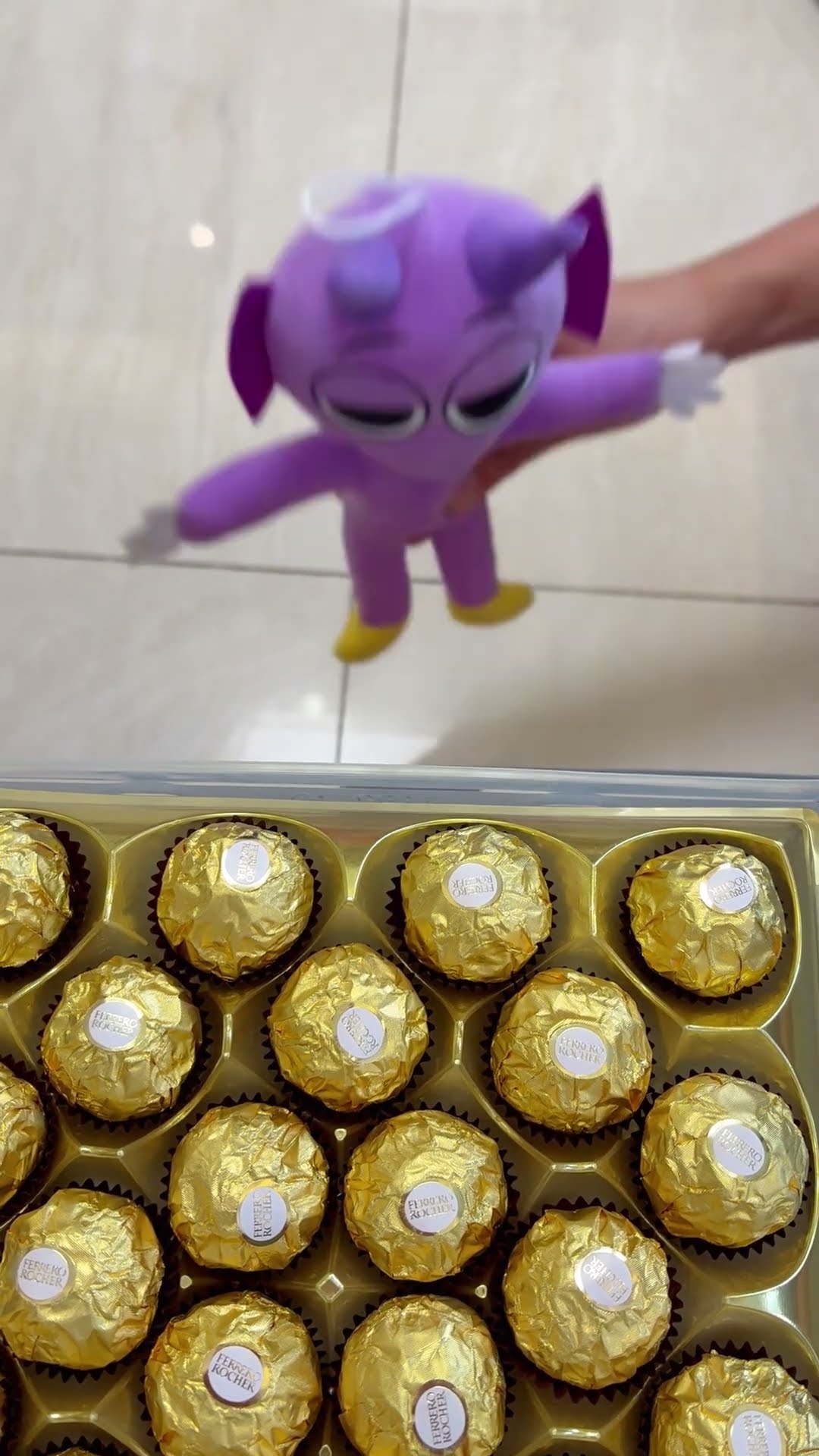 Durple can't reach the chocolate