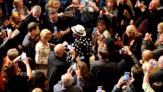 Buddy Guy In Crowd 11-14 Live " Someone Else Is Steppin' In (slippin' Out, Slippin' In) @ Star Plaza