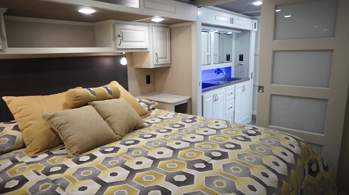 Luxe luxury fifth wheel sold to the Chesley's
