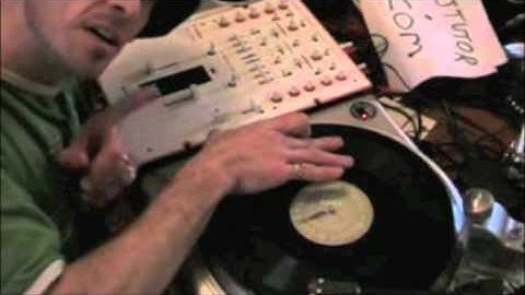 iCrates DJ Tutorial with Ellaskins of djtutor.com | Scratch move for the beginner #1