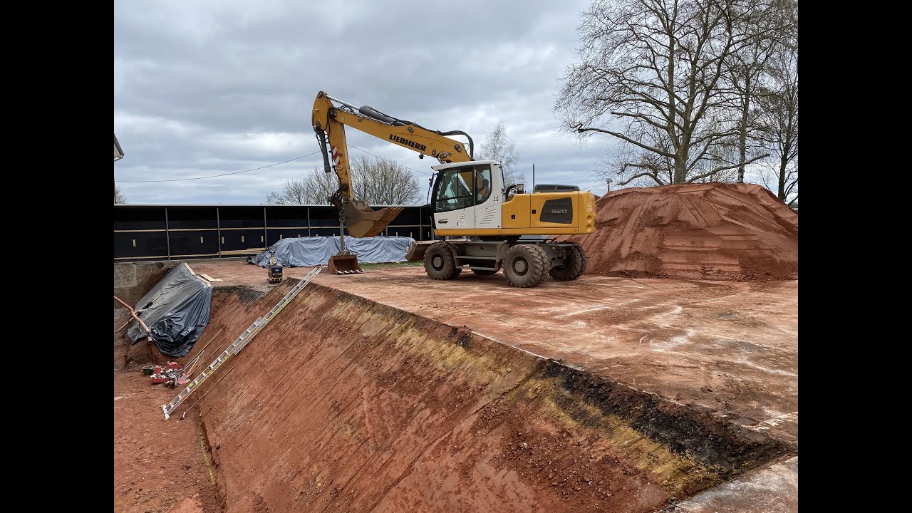 Bagger Takeuchi TB290 & Liebherr A920 bei Erd  Abbrucharbeiten Gebäude freilegen / Baugrubenaushub