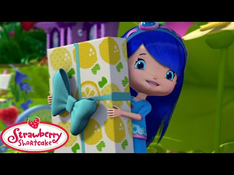 Surprise gifts for Friends! | Strawberry Shortcake 🍓 | Cartoons for Kids