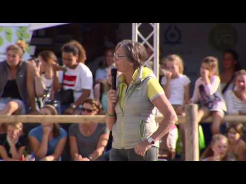 Britt Dekker en Tineke Bartels