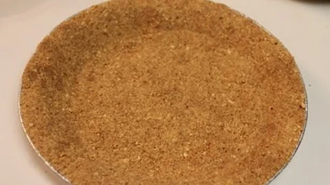 How to make a Homemade Graham Cracker Pie Crust | I Heart Recipes