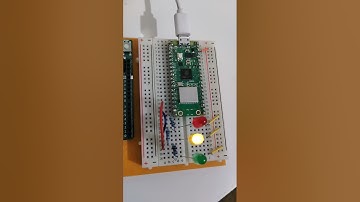 Traffic lights using Rasberry Pi Pico W.