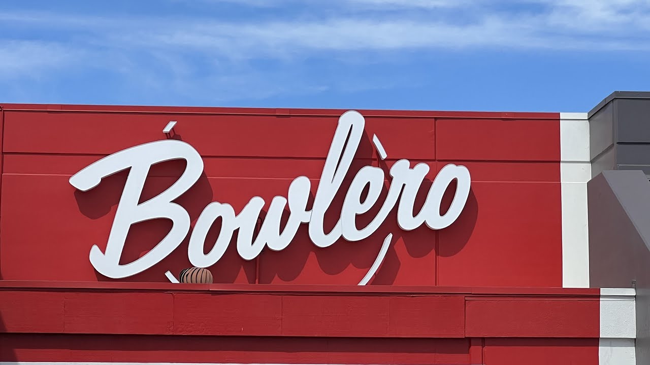 Bowlero Bowling Alley Arcade Tour Hemet California YouTube